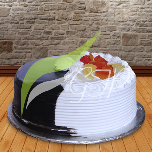 chocolate-fudge-black-forest-cake-ideal-bakery